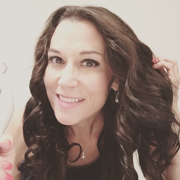 Meet your Posher, Stacey - Picture 3 of 6